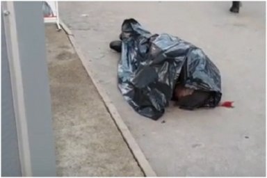 В Киеве мужчина умер посреди улицы. Появилось видео