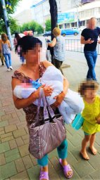 В Івано-Франківській області жінка викрала двох дітей знайомої. З’явилось відео