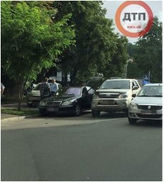 В Киеве столкнулись Mercedes и Toyoтa