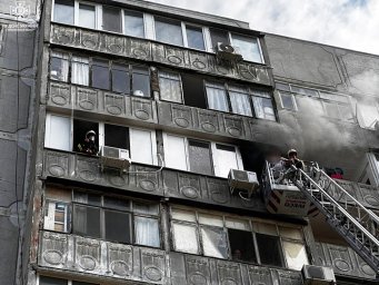 Під час пожежі в Миколаєві постраждала літня жінка. З’явилось відео