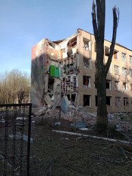 Окупанти обстріляли Авдіївку. Зруйнували школу (Фото)