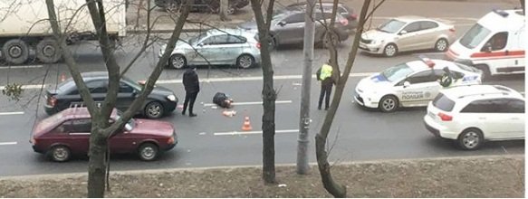 В Киеве мужчину на проспекте Правды автомобиль сбил мужчину