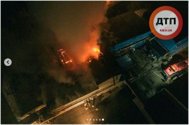 В Киеве ночью произошел масштабный пожар на складах древесины. Появилось видео