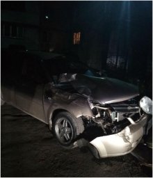 В Донецке Лачетти с пьяным водителем врезался в автобус. Водитель пытался бежать