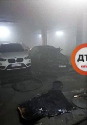 В Киеве на подземном паркинге сгорел автомобиль