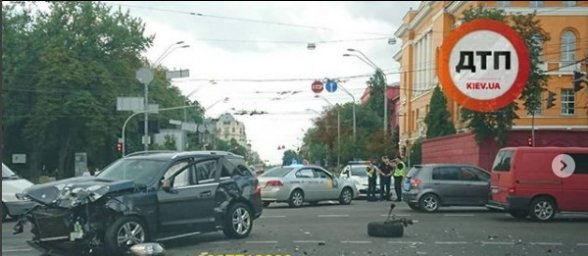 В Киеве произошло масштабное ДТП с участием 4-х автомобилей. Есть пострадавшие
