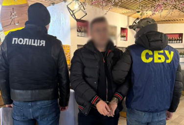 Інсценували вбивство заради шантажу: у Києві затримали організатора схеми вимагання Інсценували вбивство заради шантажу: у Києві затримали організатора схеми вимагання