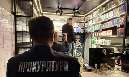 На Вінниччині ліквідували підпільний цех з виробництва вейпів