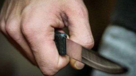 У Луцьку під час застілля чоловік вдарив знайомого ножем у груди