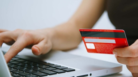 Продавала вишиванку, а втратила заощадження: тернополянка «подарувала» шахраям понад 52 тисячі гривень Продавала вишиванку, а втратила заощадження: тернополянка «подарувала» шахраям понад 52 тисячі гривень