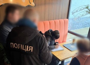 У Білгород-Дністровському районі жінка намагалася дати хабар слідчому