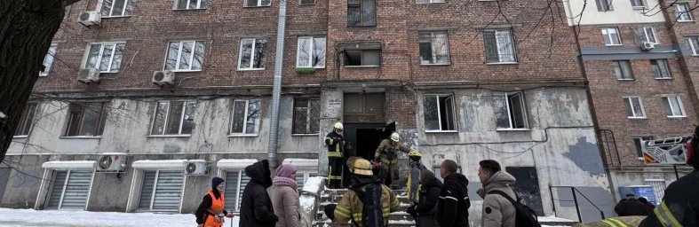У Запоріжжі через коротке замикання сталася пожежа в багатоповерхівці: евакуювали родину з дітьми