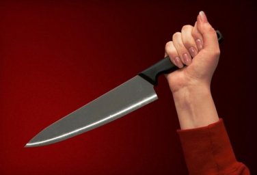 В Мирнограде женщина ударила мужа ножом