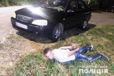 В Винницкой области мужчина совершил разбойное нападение на таксиста. Появилось видео