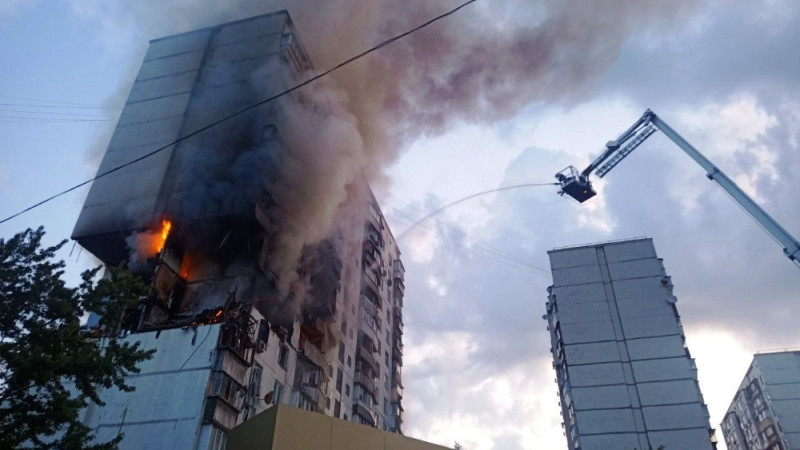 Внаслідок вибуху в багатоповерховому будинку у Києві загинуло троє осіб ФОТО