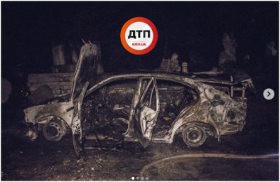 В Киеве дотла сгорел автомобиль