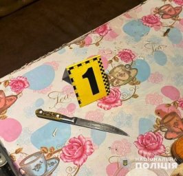 У Роздільній чоловік вбив сина