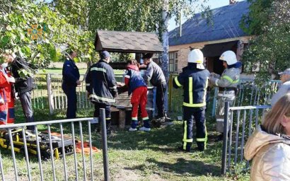 В Харьковской области из колодца спасли девушку