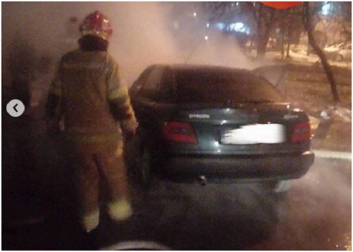 В Киеве сгорел автомобиль Citroen
