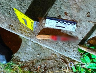 Поліція Прикарпаття розкрила вбивство по «горячих члідах» та затримали винуватця
