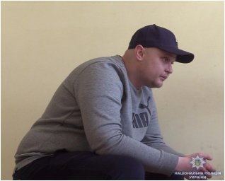 В Киеве из-под стражи сбежал «брачный» аферист. Объявлен розыск. Появились фото