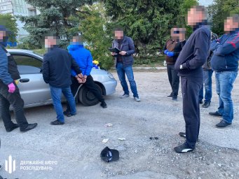 В Мелитополе полицейский продавал наркотики