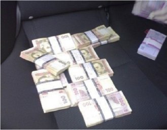 В Одессе стажерка украла в банке 100 тысяч гривен