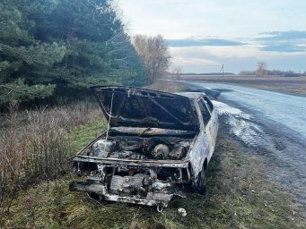 В Полтавской области на ходу загорелся автомобиль