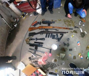 В Одесской области у мужчины изъяли арсенал оружия и боеприпасов. Появилось видео