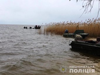 На Днепре перевернулась лодка с людьми