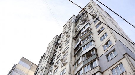 В Киеве подросток выбросился с десятого этажа