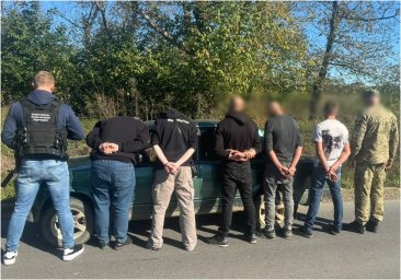 Прикордонники на ділянці відділу «Порубне» затримали авто з порушниками