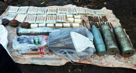 В Черниговской области у мужчины изъяли арсенал боеприпасов и наркотики