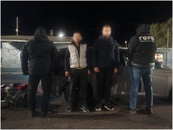 В багажнику авто громадянин Молдови намагався вивезти свояка з України. З’явилося відео