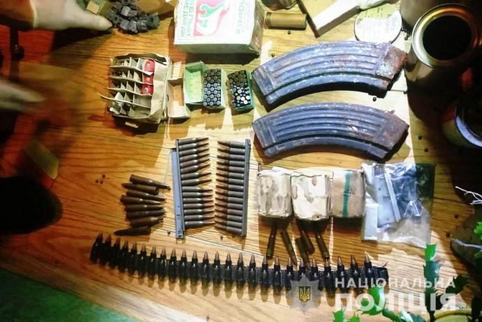 В Винницкой области у мужчины изъяли арсенал боеприпасов
