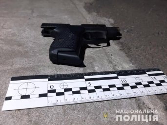 В Одессе двое мужчин устроили стрельбу. Появилось видео