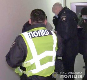 В Киеве мужчина убил знакомого и поджег его квартиру. Появилось видео