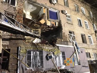 В Запорожье в жилом доме произошел взрыв. Появилось видео
