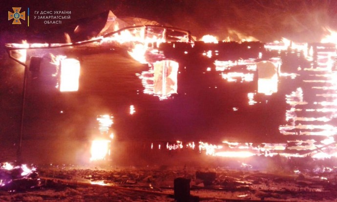 В Закарпатской области сгорела деревянная церковь
