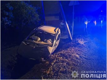 Біля села Астей на Закарпатті автівка перекинулася в кювет. Водій загинув