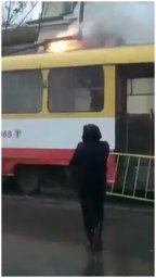 В Одессе на ходу загорелся трамвай. Появилось видео