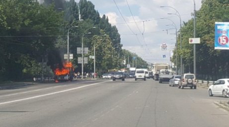 В центре Киева загорелась «Газель»