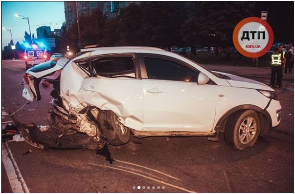 В Киеве произошло столкновение Audi A4 и KIA Sportage. Есть пострадавшие
