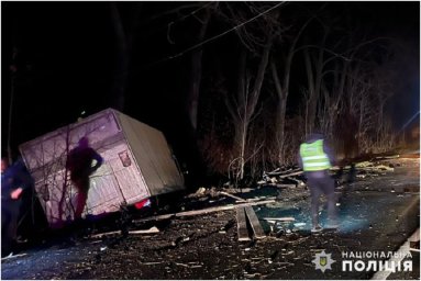 Поблизу села Тихомель п’яний водій вантажівки спричинив ДТП. Є загиблі та травмовані