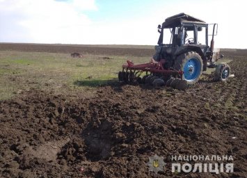 В Донецкой области в результате взрыва пострадал тракторист