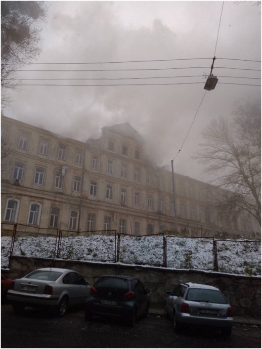 Во Львове горела областная больница. Появилось видео