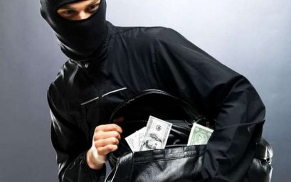 В Гайсине неизвестные ограбили банкомат