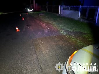 В селищі Тересва водій здійснив наїзд на поліцейську. З'явилося відео
