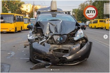Появилось видео ДТП в Киеве с участием такси Uber