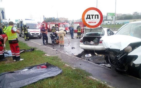 В Киеве произошло ДТП в результате которого есть жертвы